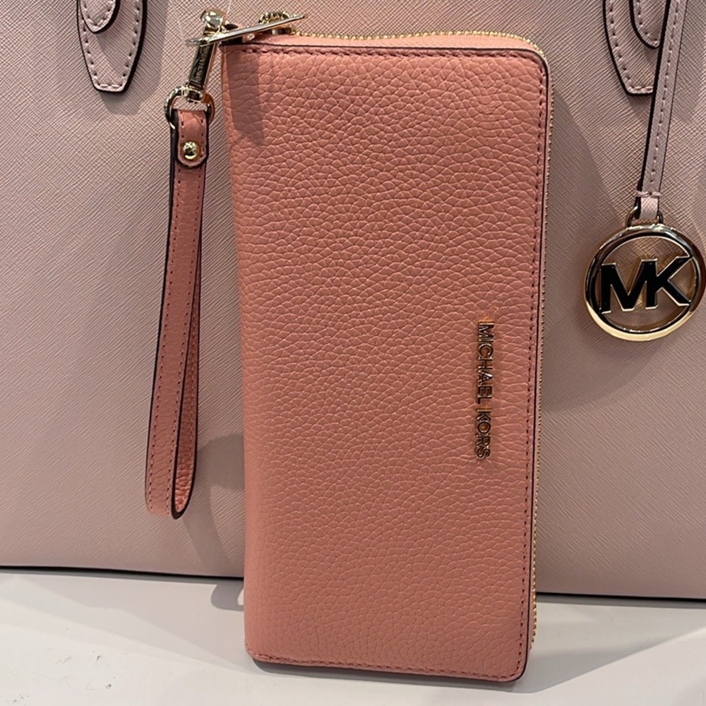 MICHAEL KORS
Leather Continental Wristlet Phone Case Wallet
Primrose
NWT